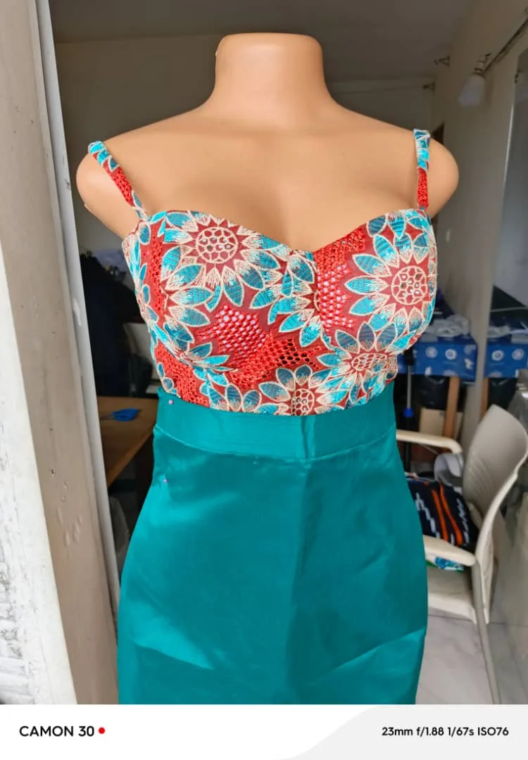 Hauts wax sur mesure – modèle 8 | PriStyle Douala